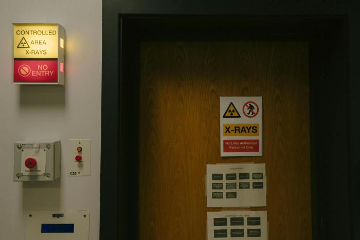 X-RAY SCREENING DALAM SISTEM KEAMANAN MODERN