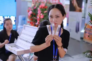 TINGKATKAN SALES DENGAN MENGEMBANGKAN KETERAMPILAN SPG